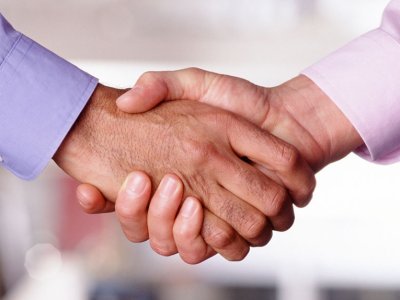 link-building-handshake