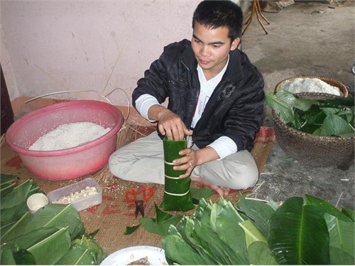 Làng bánh chưng vào Tết
