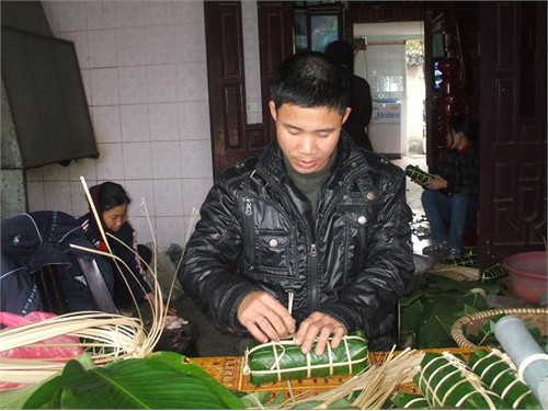 Làng bánh chưng vào Tết