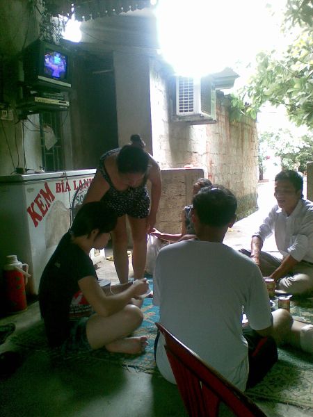Bữa cơm trước... “thư giãn”