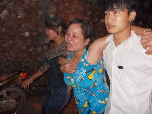 Sao Con Không về với mẹ! (Ảnh Công Đặng)