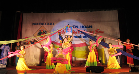 Liên hoan tiếng hát Làng Sen năm 2011 Ảnh: Dân trí