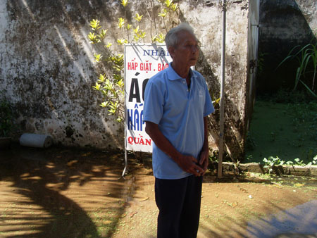 172_5_ngoi-nha-ngap-nuoc-cua-ong-Hoi