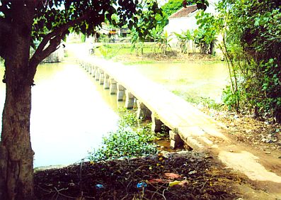 Cây cầu đá ở Trung Thành