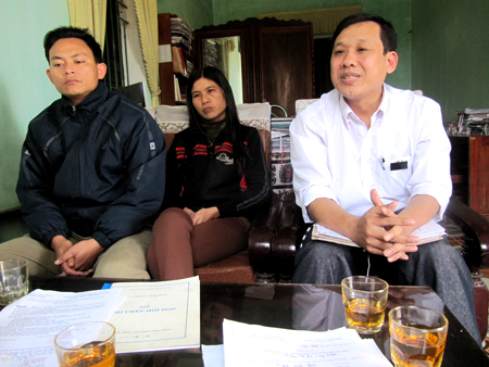 Ban giám hiệu Trưởng tiểu học Long Thành tại buổi làm việc với PV Dân trí.