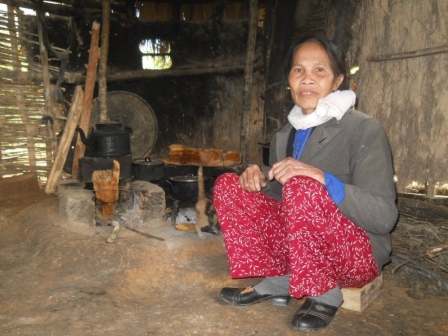 Từ khi mất con, bà Thành càng héo mòn hơn. Ảnh: Lê Tập