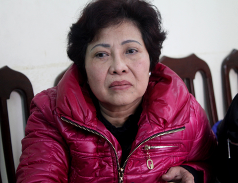 Bà Thuận tại trụ sở công an. Ảnh: Việt Dũng.