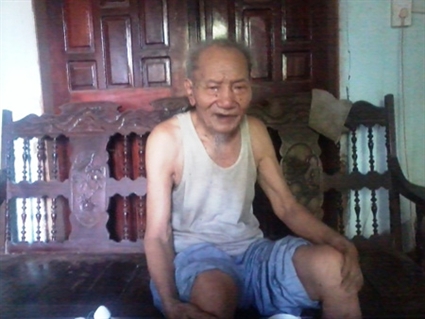 Nhớ về Bác cụ xúc động rơi nước mắt.