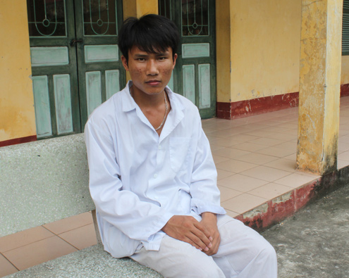 Thuận điều trị tại khu A6, khoa Thần kinh, Bệnh viện Quân y 103. Ảnh: Bình Minh.