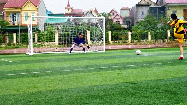 bong_da_dong_huong_01