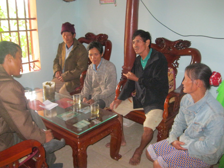 Nhiều hộ dân bức xúc vì chính quyền xã dùng nhiều biện pháp để “hành“ dân nhằm tận thu các khoản đóng góp.