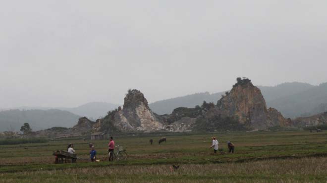 Hiện trạng dãy lèn Vũ Kỳ sau khi khai thác - Ảnh: Vũ Toàn